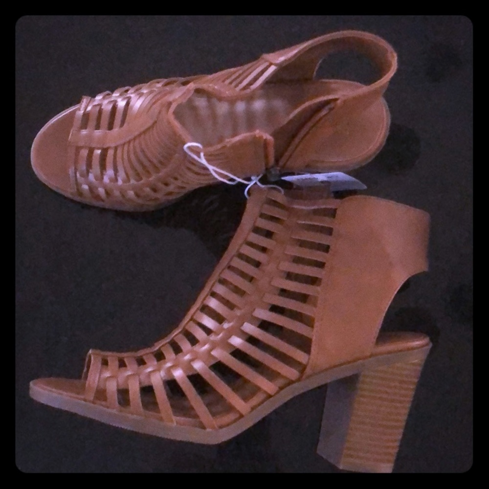 NWT mossimo caged sandals